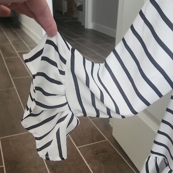 Womens A.N.A Black and White Striped Women's Top Large - Picture 2 of 3